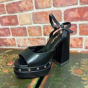 Meet Rainbow Chunky Heel Size 5.5